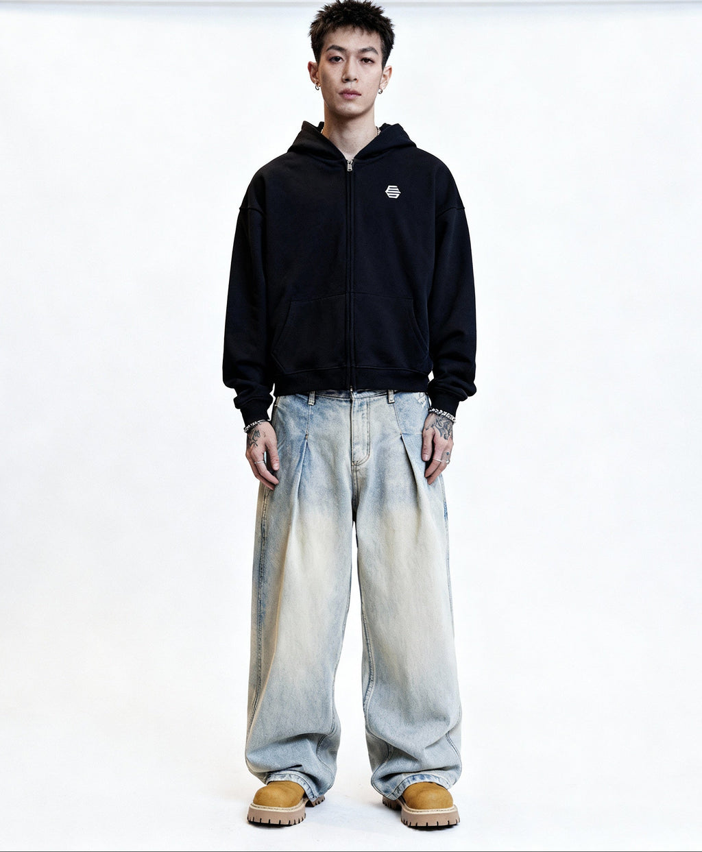 Relaxed Fit Wide Leg Jeans