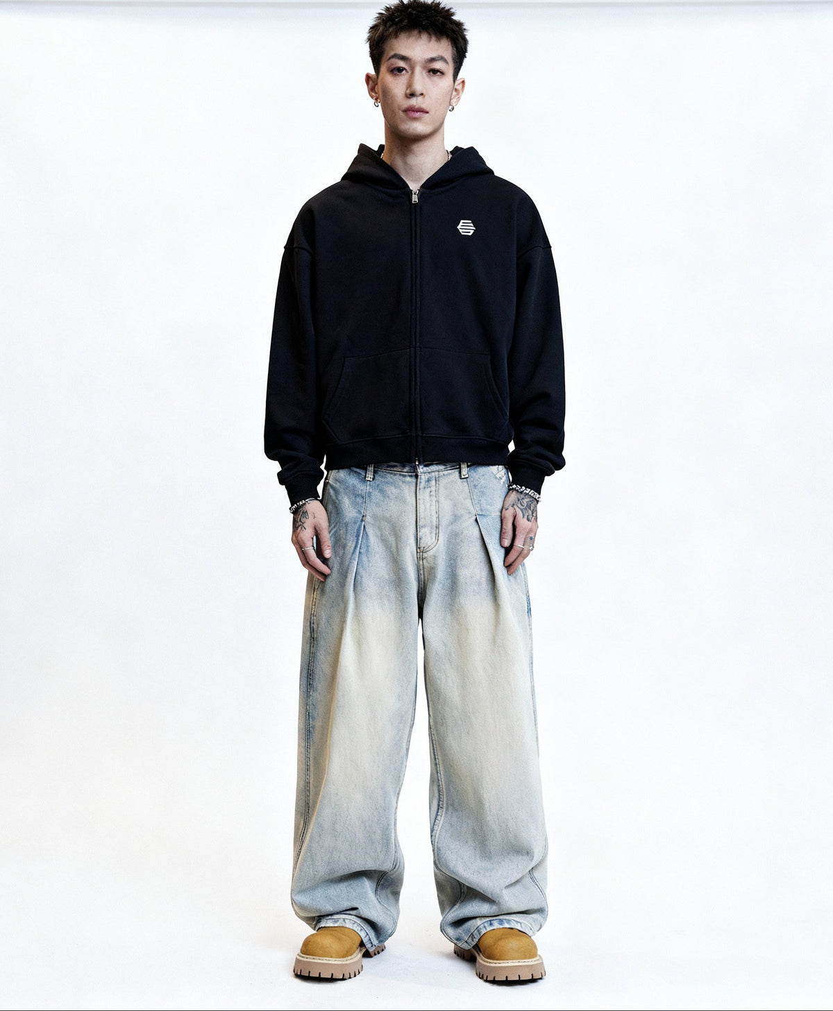 Relaxed Fit Wide Leg Jeans