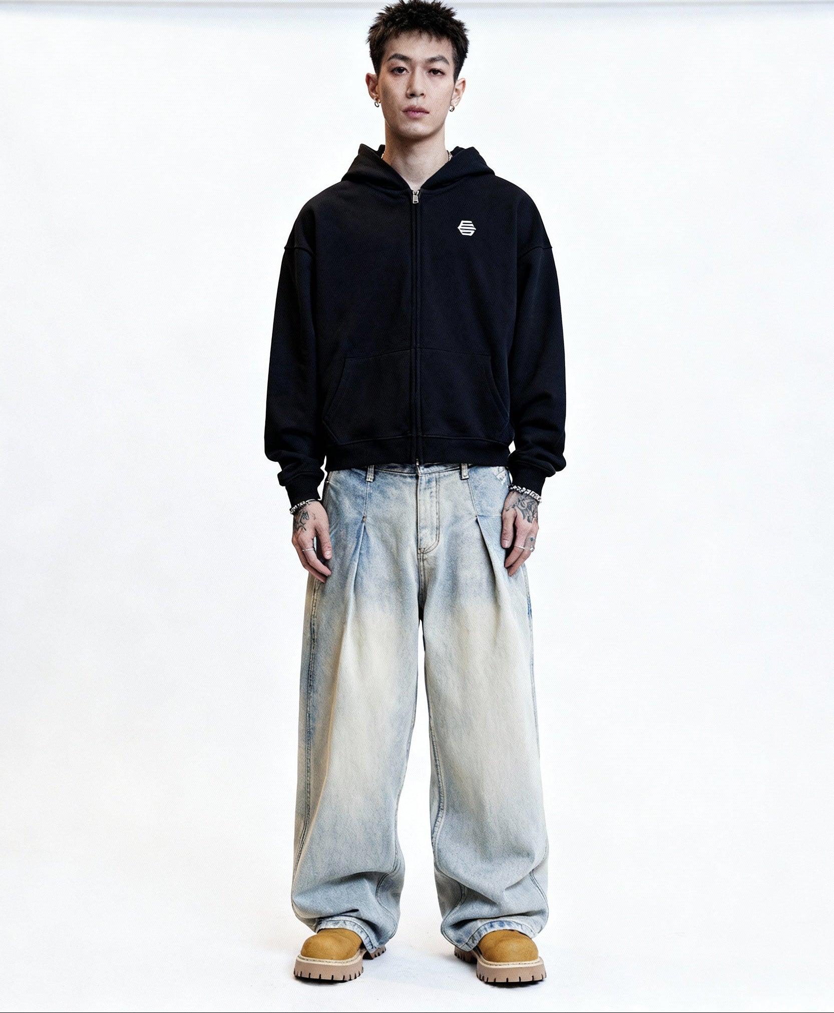 Relaxed Fit Wide Leg Jeans